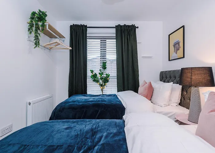 Big Mcr 5-bedroom Contractor House Sleeps 8 With Parking By Purestay Vakantiehuis Manchester