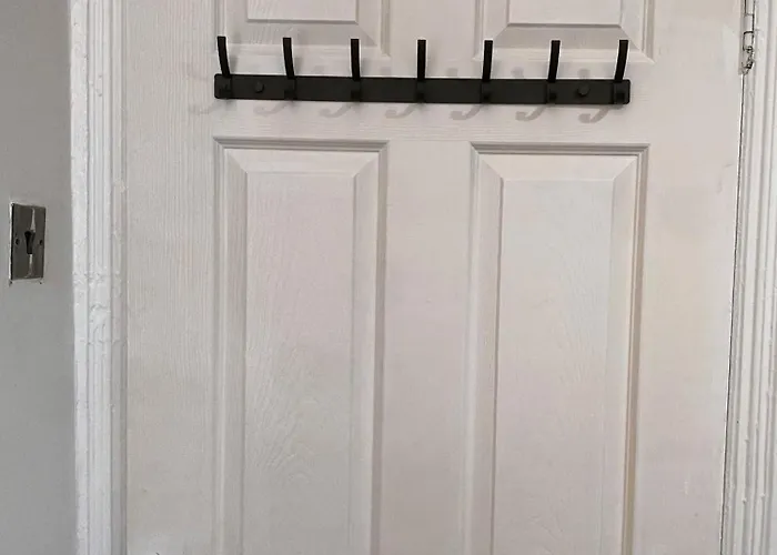 Cosy Double Bed To Salford Plab Samson Centre