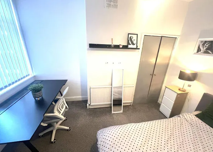 Quiet Spacious In Salford-samson Plab Gasthof