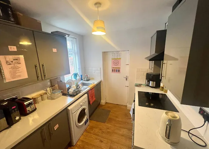 Quiet Spacious In Salford-samson Plab