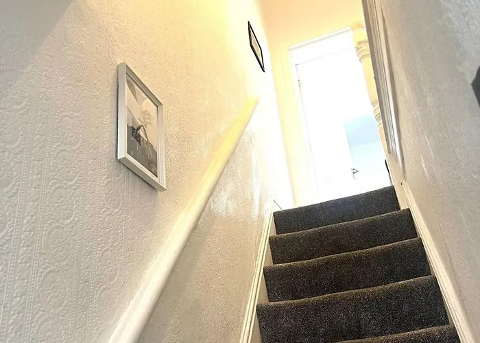 Quiet Spacious In Salford-samson Plab