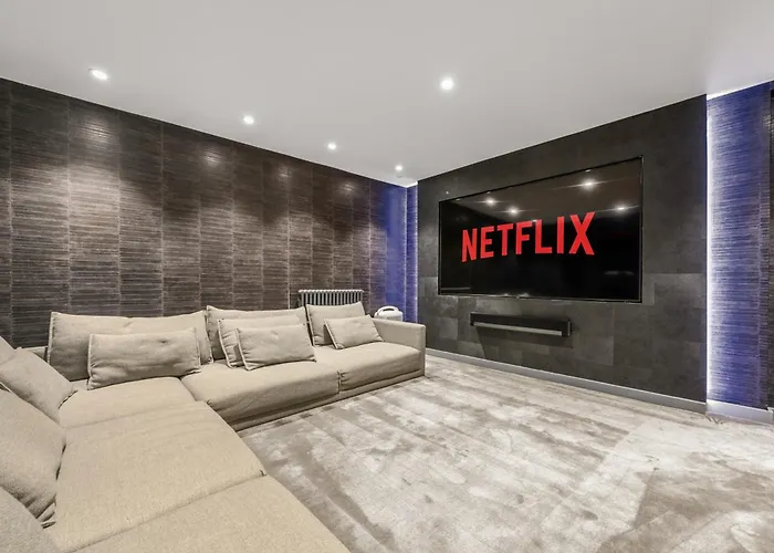 West Didsbury Retreat L Cinema L Sleeps 8 펜션 맨체스터