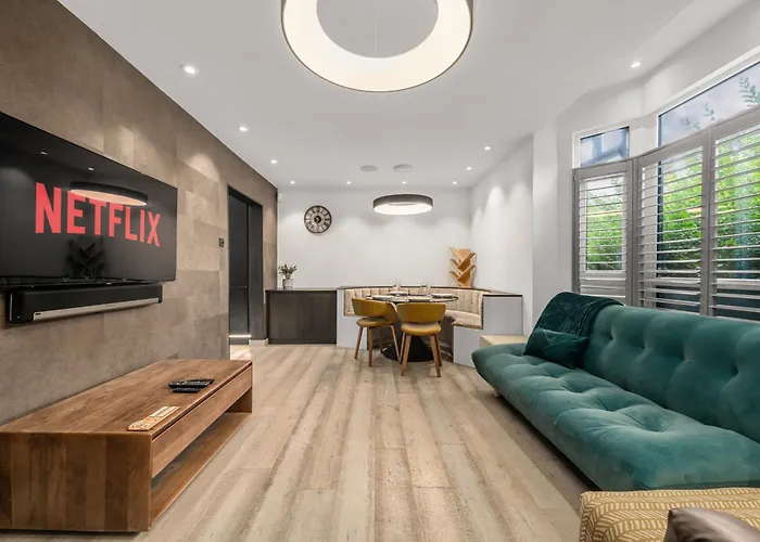 West Didsbury Retreat L Cinema L Sleeps 8 Tatil Evi Manchester