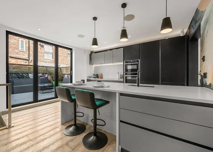 West Didsbury Retreat L Cinema L Sleeps 8 펜션 맨체스터