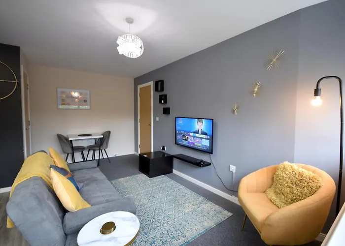 Sandringham Ground Floor Dbl Bed & Parking Apartment *