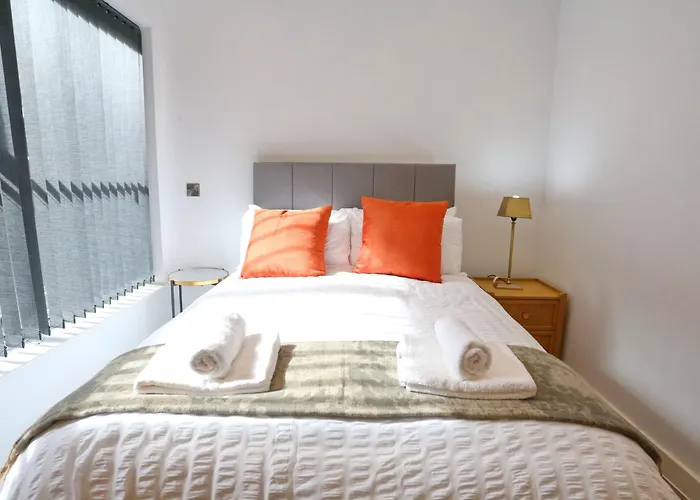 Mill Conversion Flat Mins From Bars Shops - Pass The Keys *