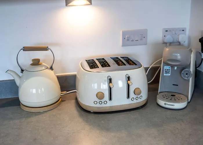 Zeni Alexandra Rise Two Bed Flat * Manchester