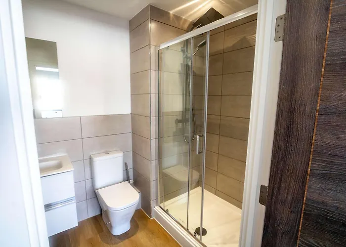 Zeni Alexandra Rise Two Bed Flat