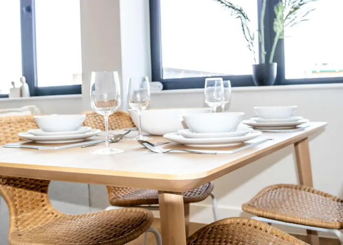 Zeni Alexandra Rise Two Bed Flat *