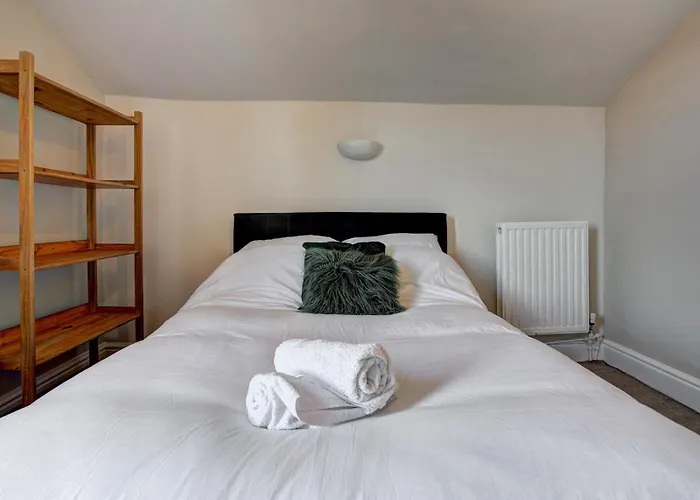 Spacious Victorian Family Home In Stretford - Pass The Keys *