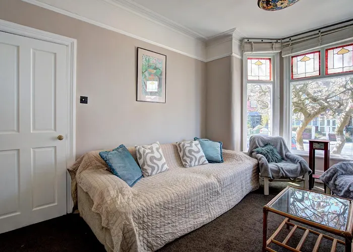 펜션 Large Victorian House In Trafford Park - Pass The Keys 맨체스터