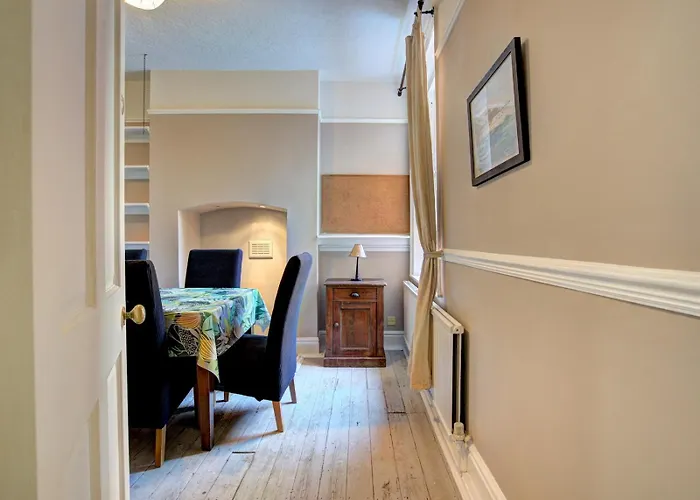 Large Victorian House In Trafford Park - Pass The Keys 맨체스터