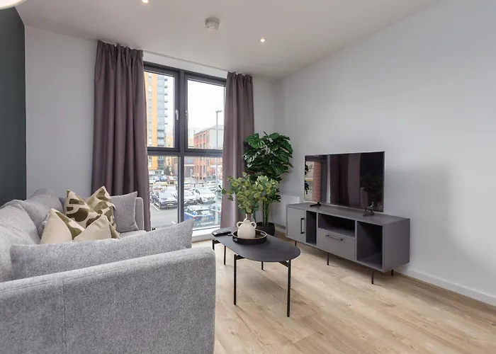 Cable Street Serviced * Manchester