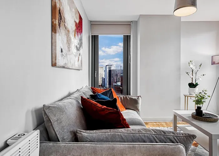 Beautiful Luxury By Media & Man Utd - Pass The Keys