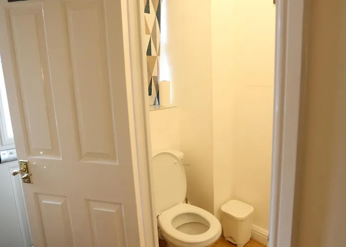 Home Base For Manchester 4 Bed-Garden-Free Parking - Pass The Keys Feriehus