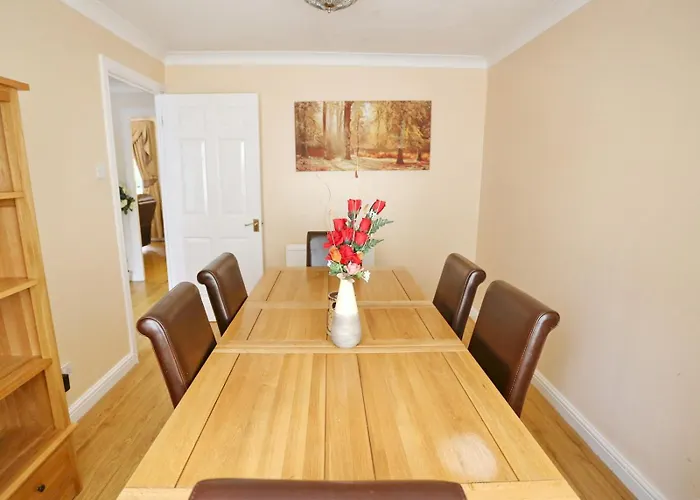 Сasa de vacaciones Home Base For Manchester 4 Bed-Garden-Free Parking - Pass The Keys