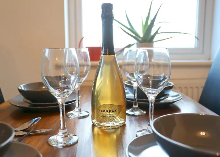 Cosy Mins Away To Man Etihad Arena - Pass The Keys * Manchester