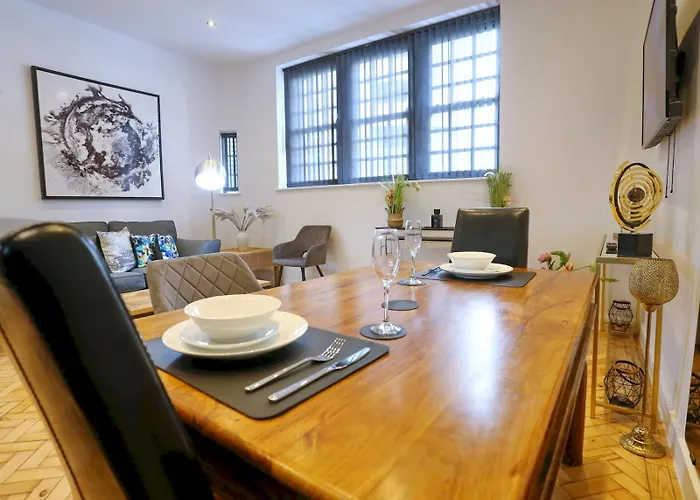 New Build Duplex Minutes From Centre - Pass The Keys