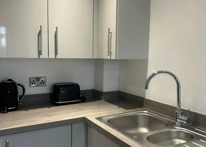 Cozy, Stylish Modern 2 Bedroom Entire Flat