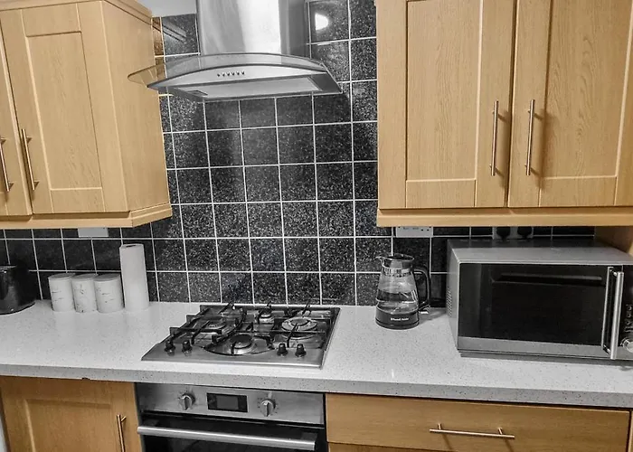 Spacious 3br Near Etihad And Coop Live Free Parking