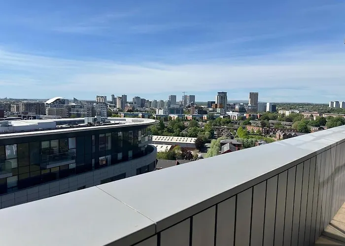 Luxury 2 Bed 13th Floor View Of Old Trafford *