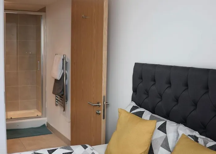 Luxury 2 Bed 13th Floor View Of Old Trafford *