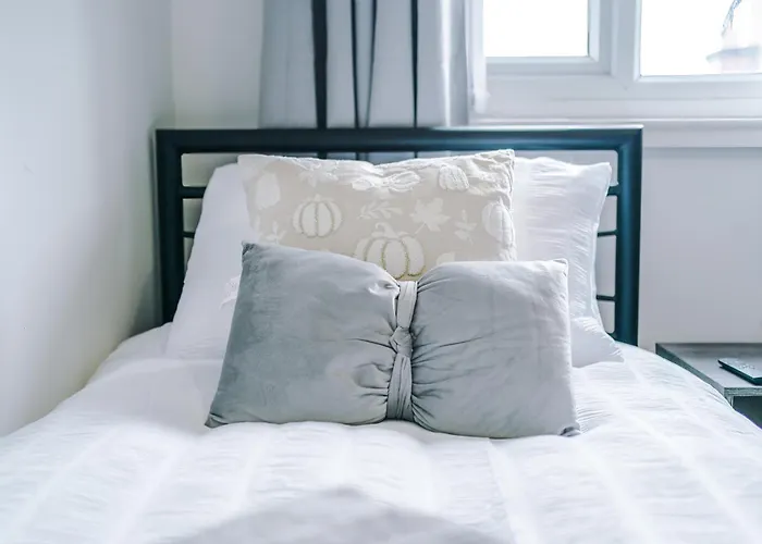 Prázdninový dům 3br Salford Sleeps 7 Kitchen Parking Manchester