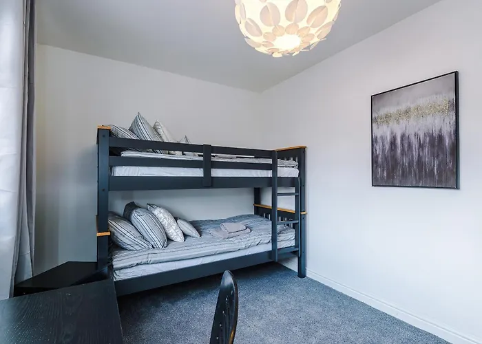 3br Salford Sleeps 7 Kitchen Parking Dom wakacyjny *