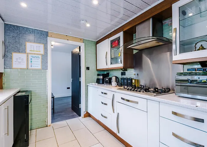 3br Salford Sleeps 7 Kitchen Parking Prázdninový dům Manchester