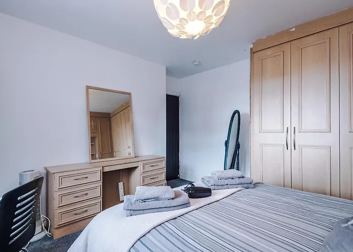 3br Salford Sleeps 7 Kitchen Parking Dom wakacyjny