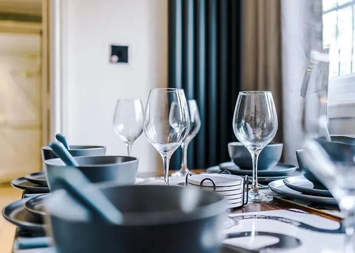 Feriehus 3br Salford Sleeps 7 Kitchen Parking Manchester