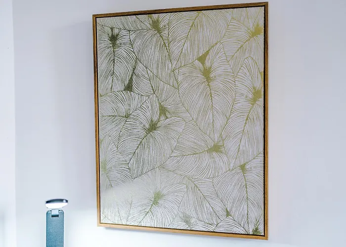 3br Salford Sleeps 7 Kitchen Parking