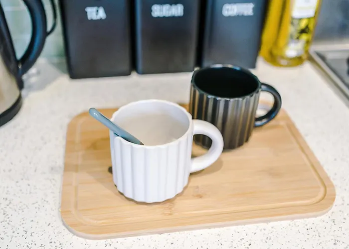 3br Salford Sleeps 7 Kitchen Parking Dom wakacyjny *