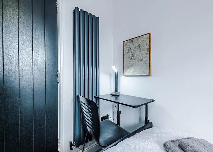 3br Salford Sleeps 7 Kitchen Parking Feriehus *