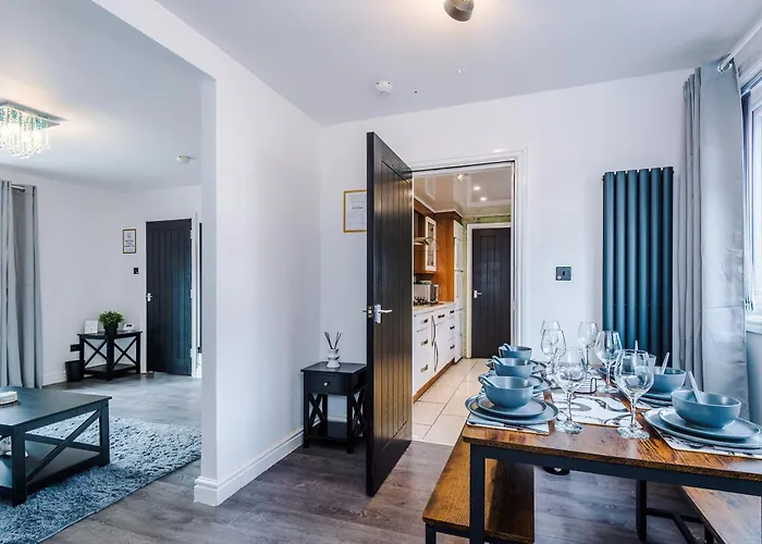 3br Salford Sleeps 7 Kitchen Parking Dom wakacyjny *