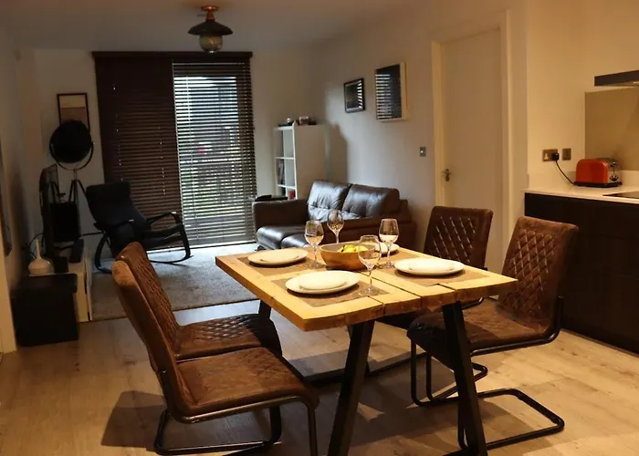 아파트 Modern Centre 2 Bedroom With Large Balcony 맨체스터