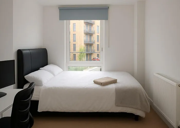 Modern Centre 2 Bedroom With Large Balcony 曼彻斯特