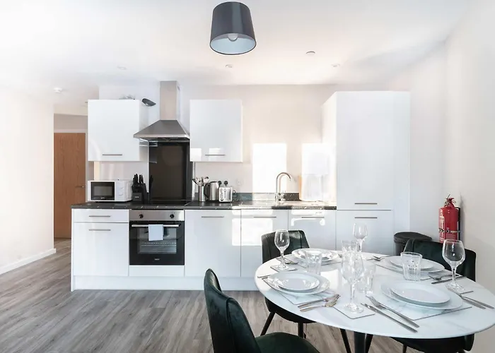 Bright & Spacious 2 Bedroom