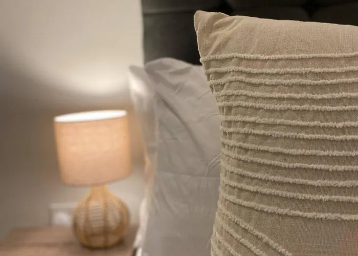 The Dyche - Spacious - Local Attractions 아파트