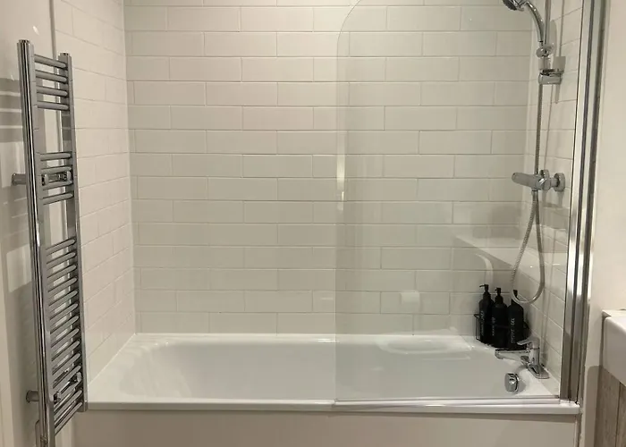 The Dyche - Spacious - Local Attractions Manchester