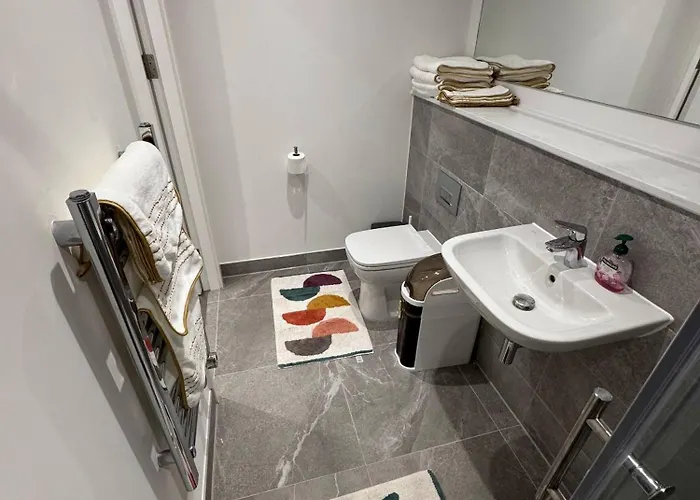 Exquisite Riverview 2bedroom Flat In Manchester. * 맨체스터