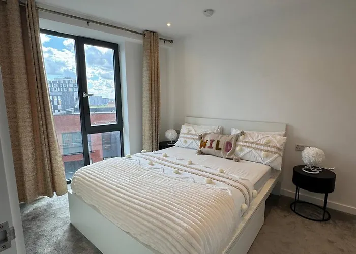 Exquisite Riverview 2bedroom Flat In Manchester. * 맨체스터