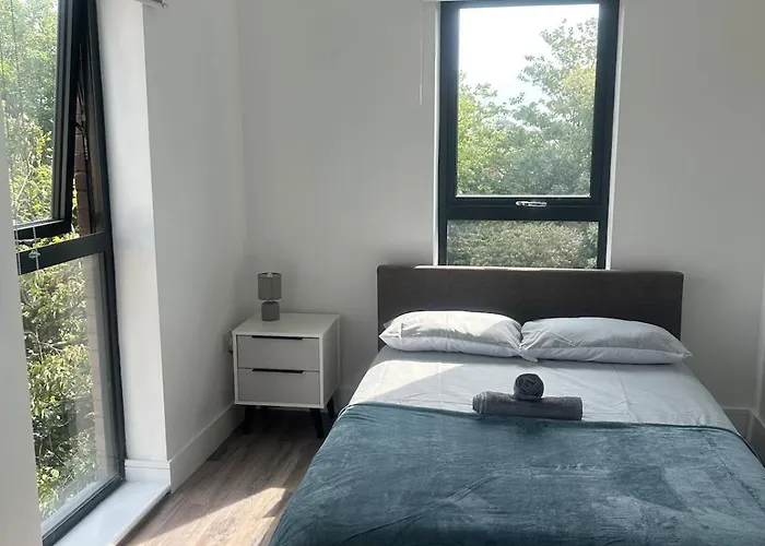 Cozy, Stylish Modern 2 Bedroom Entire Flat *