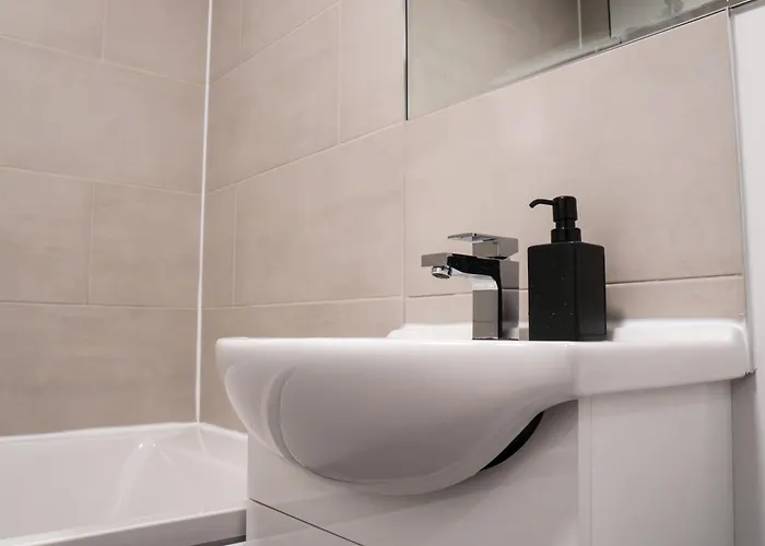 Stunning Modern 2 Bed Apartment, With Parking, Close To Town 맨체스터