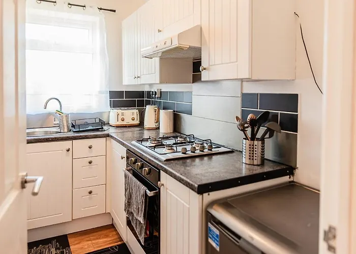 2 Bedroom Denton, Suitable For Professionals Needing A Peaceful Work Environment Mánchester