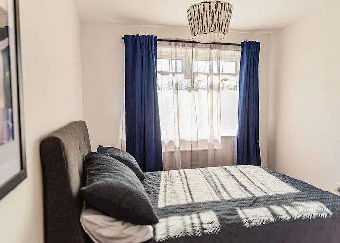 Apartmán 2 Bedroom Denton, Suitable For Professionals Needing A Peaceful Work Environment Manchester