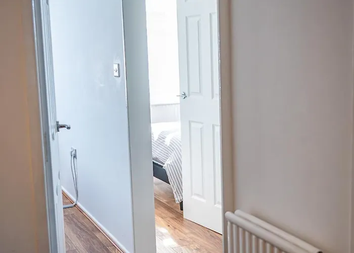 Apartamento 2 Bedroom Denton, Suitable For Professionals Needing A Peaceful Work Environment