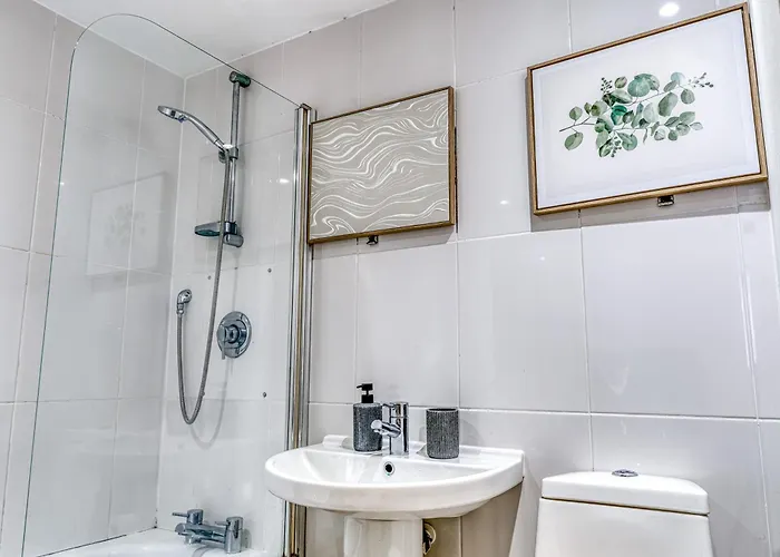 아파트 2br Flat - Free Parking - Old Trafford - Weekly Rates 맨체스터