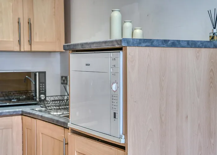 2br Flat - Free Parking - Old Trafford - Weekly Rates *