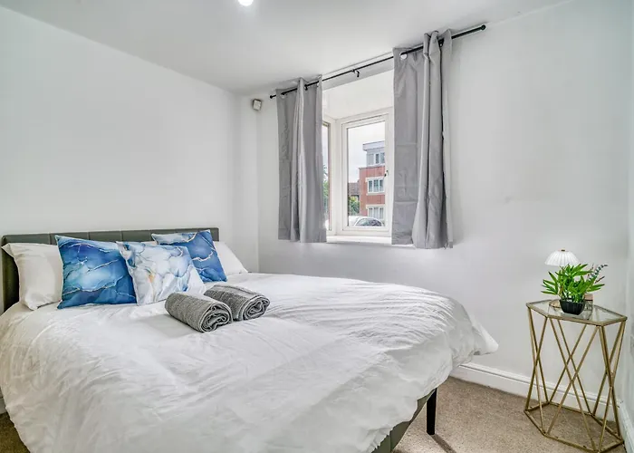 2br Flat - Free Parking - Old Trafford - Weekly Rates Manchester